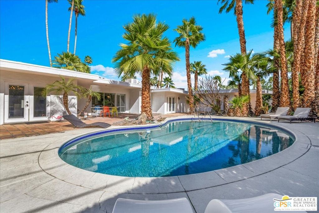 Image 2 of property listing at 1109 E Mesquite Avenue, Palm Springs, CA 92264