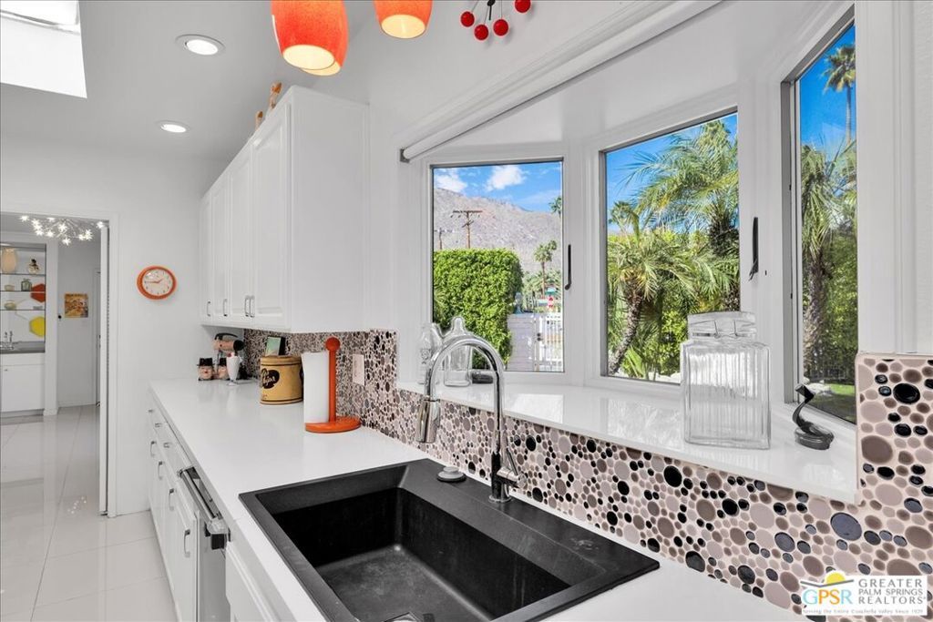 Image 24 of property listing at 1109 E Mesquite Avenue, Palm Springs, CA 92264