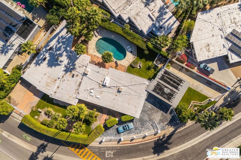 Image 3 of property listing at 1109 E Mesquite Avenue, Palm Springs, CA 92264