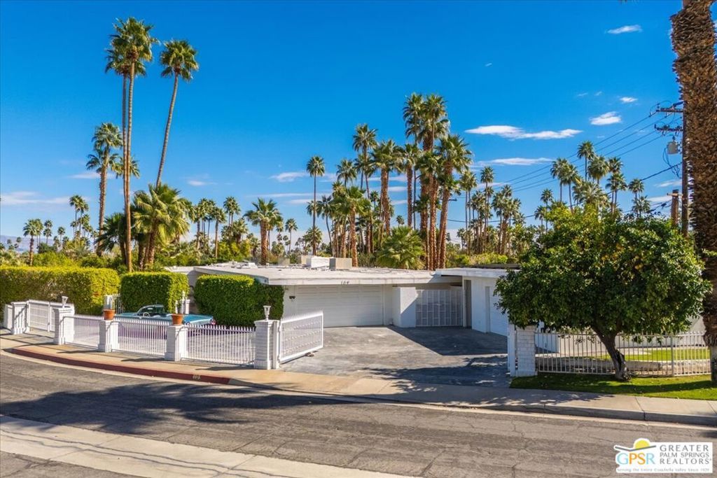 Image 5 of property listing at 1109 E Mesquite Avenue, Palm Springs, CA 92264