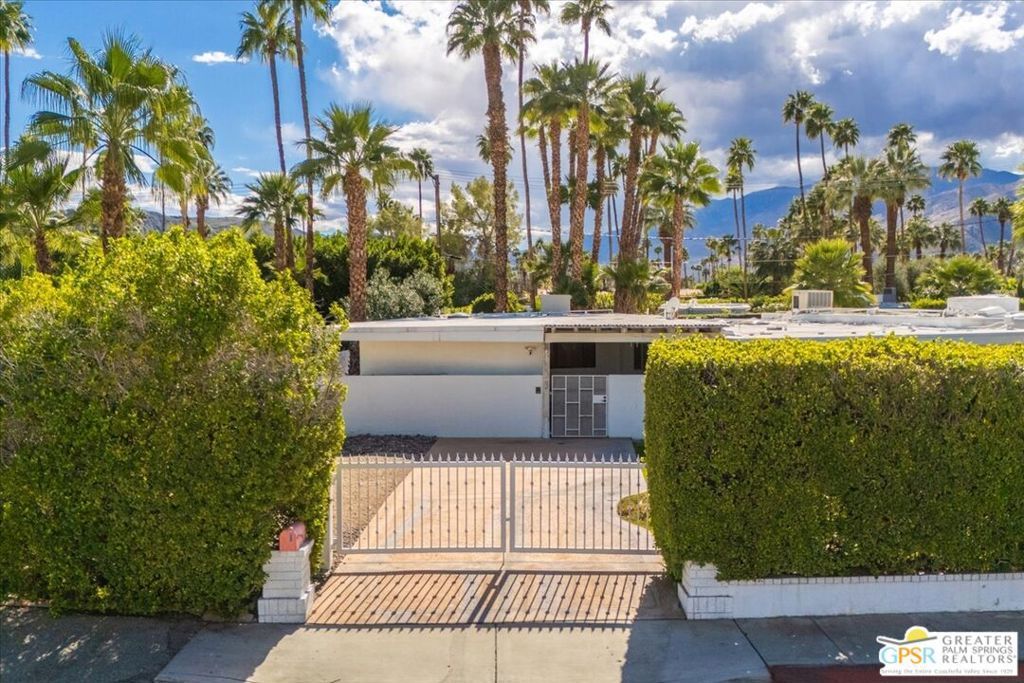 Image 63 of property listing at 1109 E Mesquite Avenue, Palm Springs, CA 92264