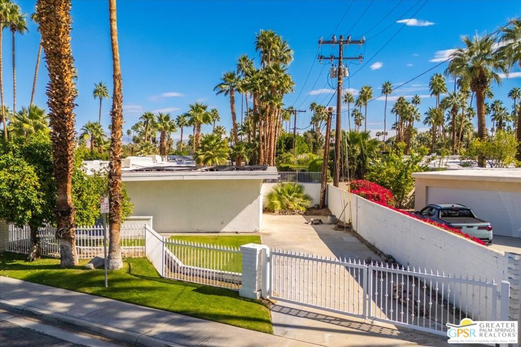 Image 66 of property listing at 1109 E Mesquite Avenue, Palm Springs, CA 92264