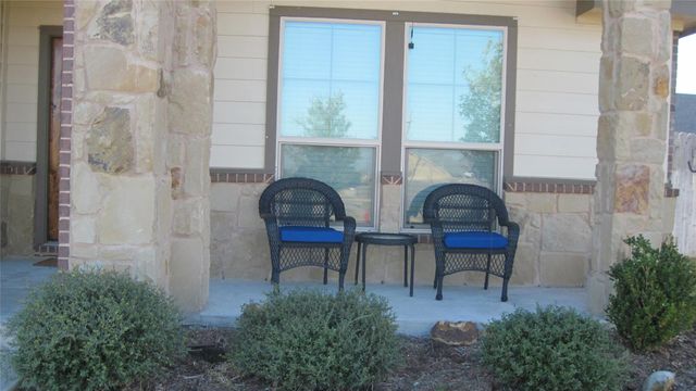 2304 Three Wood Way, Navasota, TX 77868