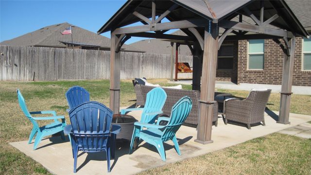 2304 Three Wood Way, Navasota, TX 77868