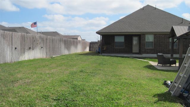 2304 Three Wood Way, Navasota, TX 77868
