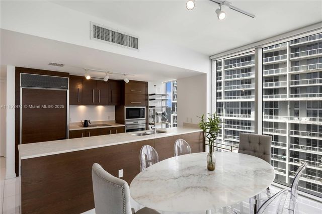 475 Brickell Ave 4015, Miami, FL 33131