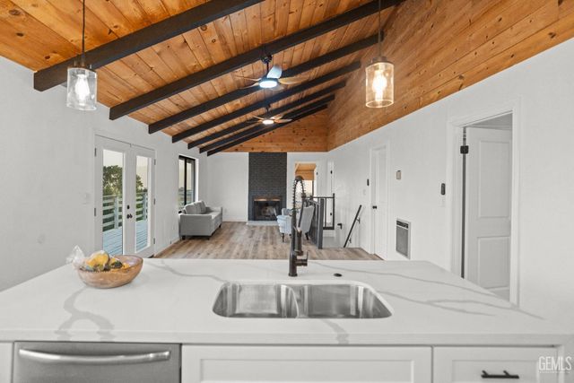 24501 Pueblo Court, Tehachapi, CA 93561