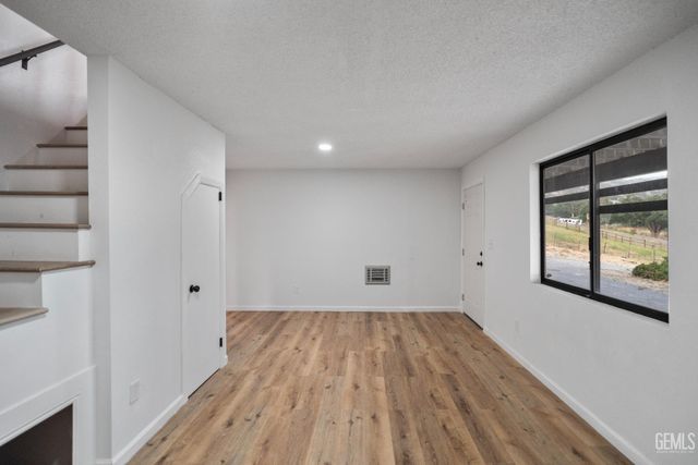 24501 Pueblo Court, Tehachapi, CA 93561