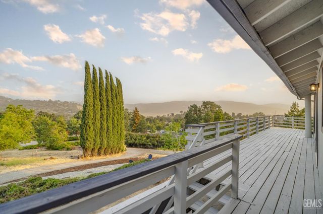 24501 Pueblo Court, Tehachapi, CA 93561