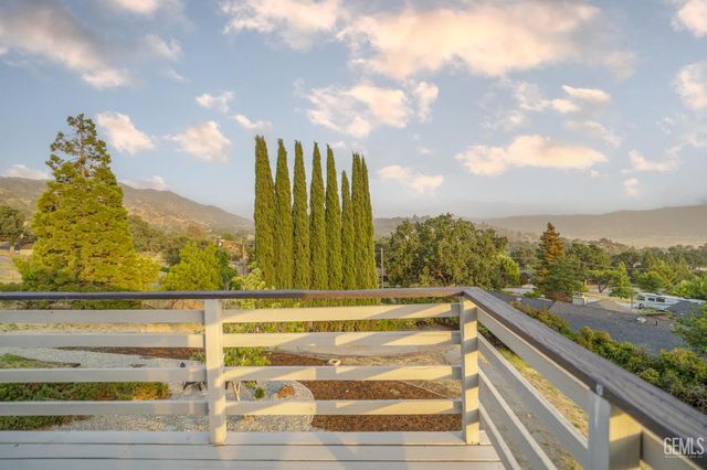 24501 Pueblo Court, Tehachapi, CA 93561