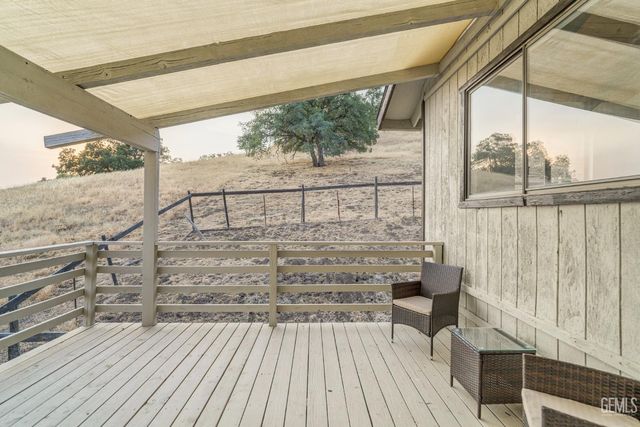 24501 Pueblo Court, Tehachapi, CA 93561