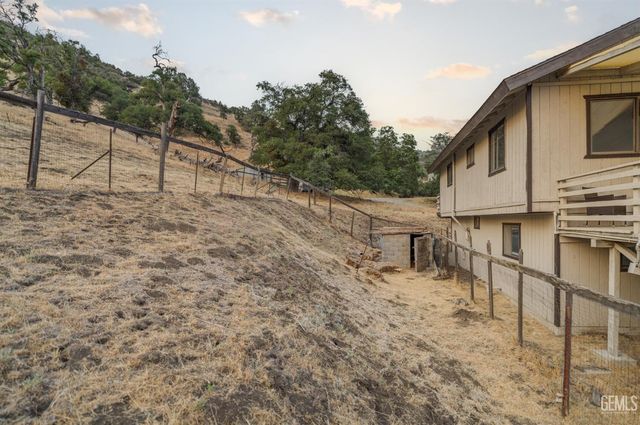 24501 Pueblo Court, Tehachapi, CA 93561