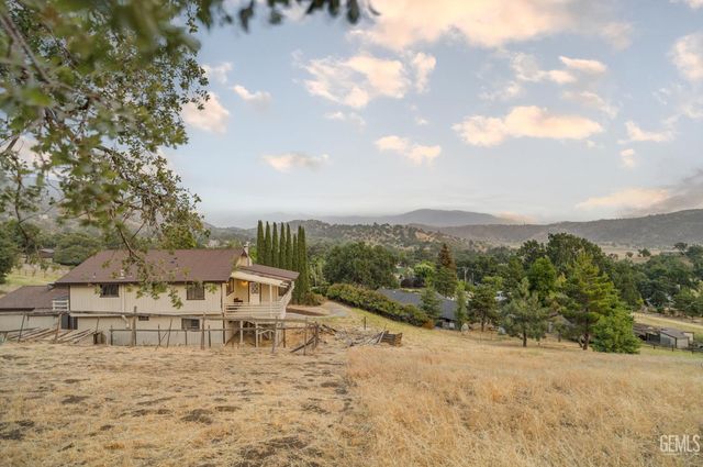 24501 Pueblo Court, Tehachapi, CA 93561