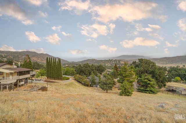 24501 Pueblo Court, Tehachapi, CA 93561