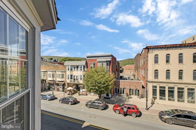 128 E BROAD ST, Tamaqua, PA 18252