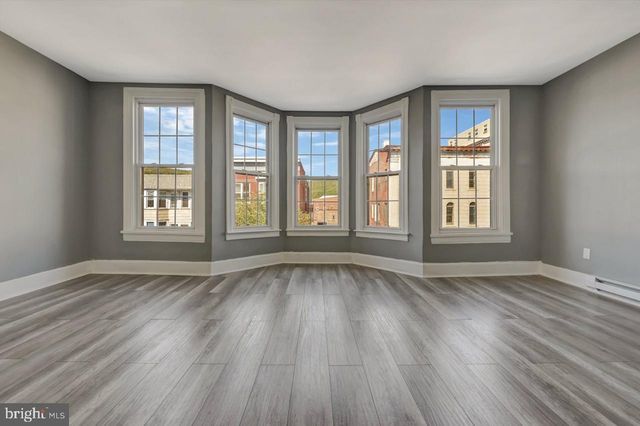 128 E BROAD ST, Tamaqua, PA 18252