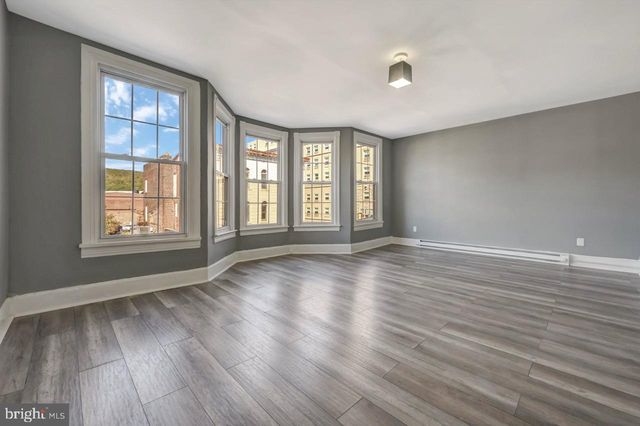 128 E BROAD ST, Tamaqua, PA 18252