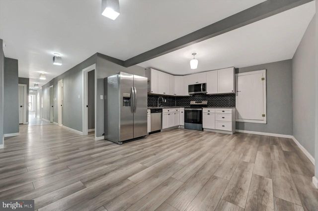 128 E BROAD ST, Tamaqua, PA 18252