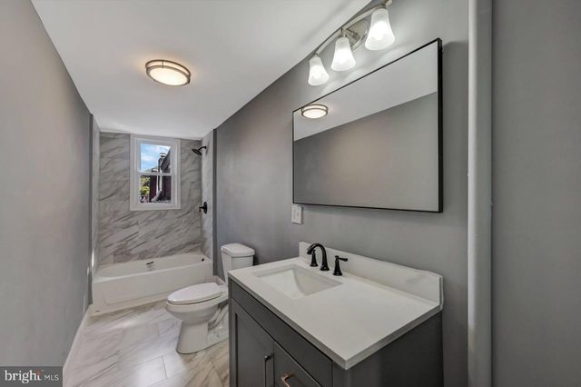 128 E BROAD ST, Tamaqua, PA 18252