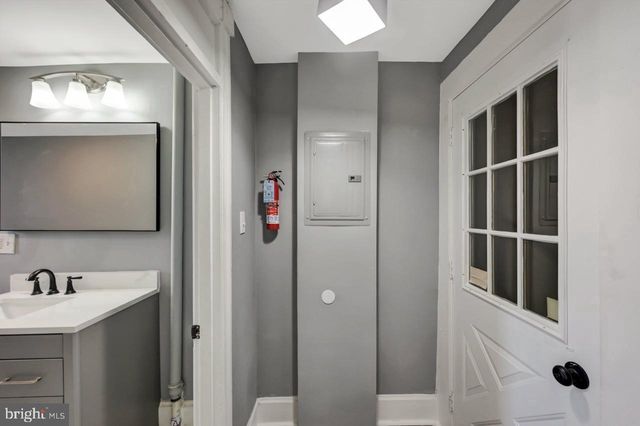 128 E BROAD ST, Tamaqua, PA 18252