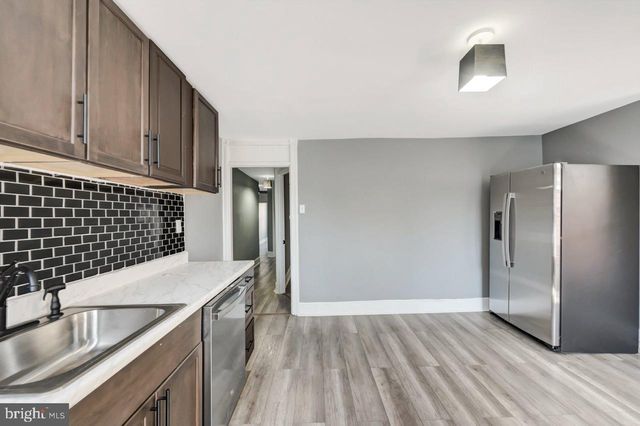 128 E BROAD ST, Tamaqua, PA 18252