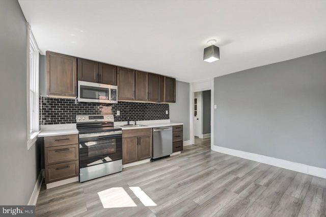 128 E BROAD ST, Tamaqua, PA 18252