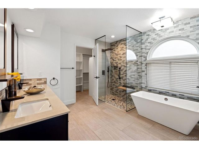 9838 Cypress Point Cir, Lone Tree, CO 80124