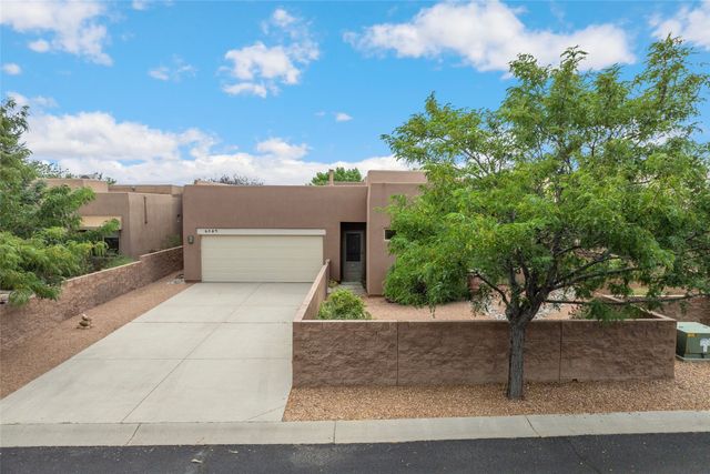 6549 S Richards Avenue, Santa Fe, NM 87508