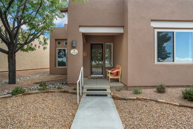 6549 S Richards Avenue, Santa Fe, NM 87508