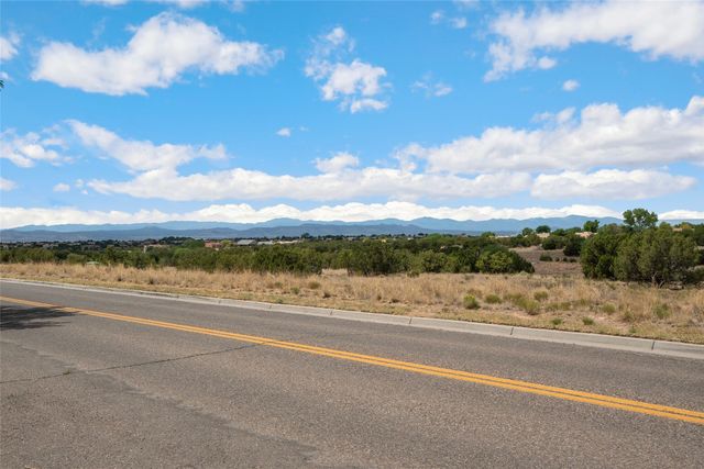 6549 S Richards Avenue, Santa Fe, NM 87508