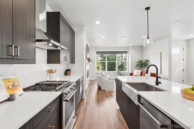21642 E 60th Avenue, Aurora, CO 80019