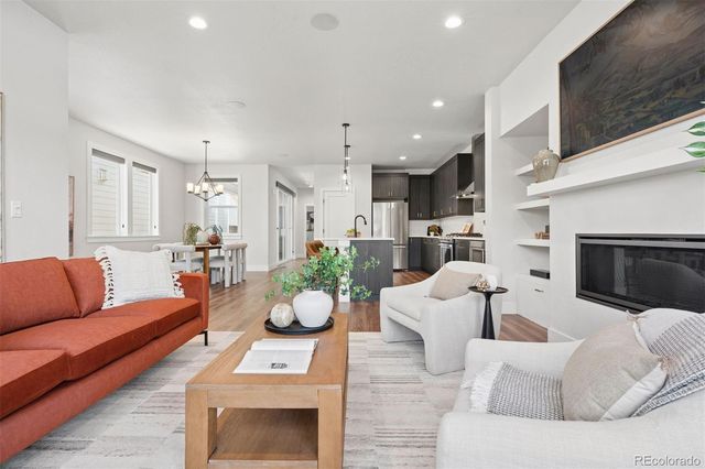 21642 E 60th Avenue, Aurora, CO 80019