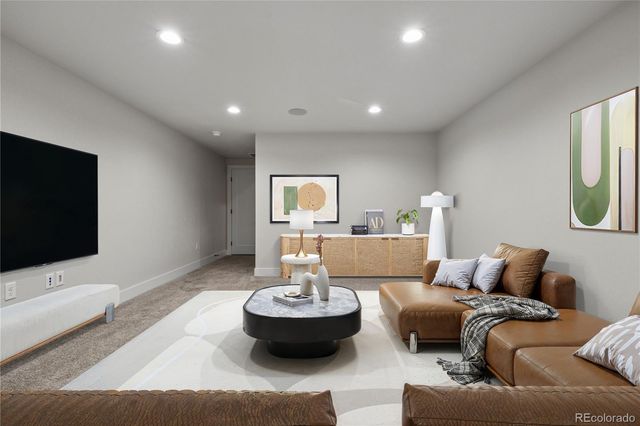 21642 E 60th Avenue, Aurora, CO 80019