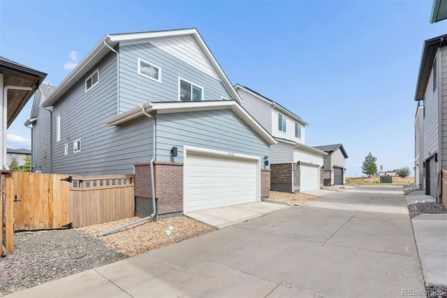 21642 E 60th Avenue, Aurora, CO 80019
