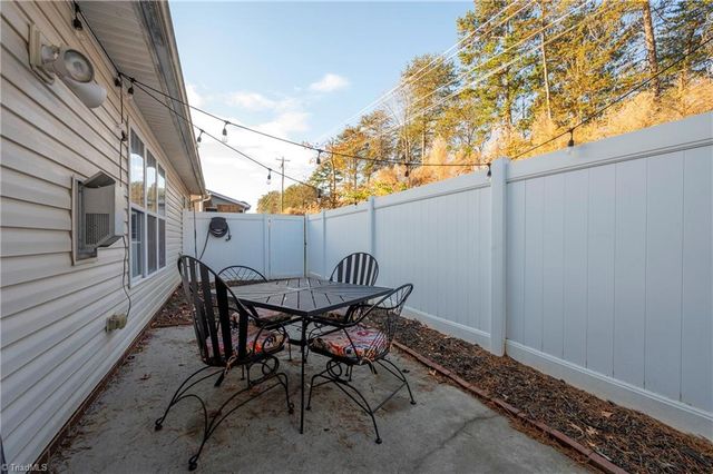 3916 Creekside Court, Winston-salem, NC 27127