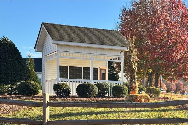 3916 Creekside Court, Winston-salem, NC 27127