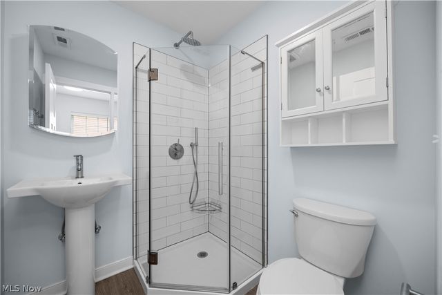 2059 W 34th Place, Cleveland, OH 44113