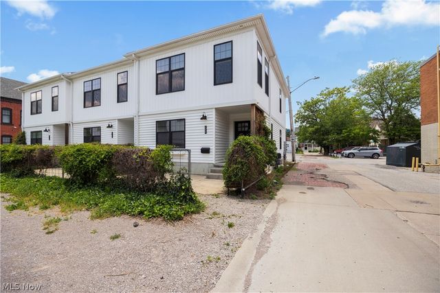 2059 W 34th Place, Cleveland, OH 44113