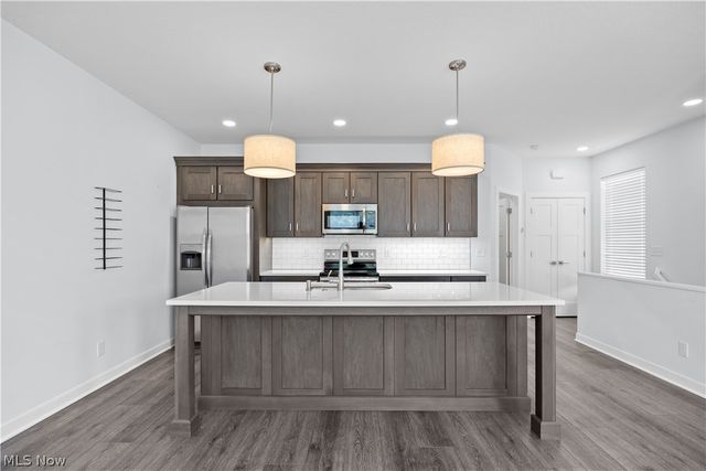 2059 W 34th Place, Cleveland, OH 44113