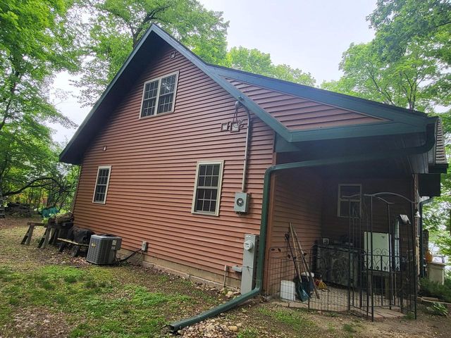 1614 Sugar Island ROAD, Summit, WI 53066