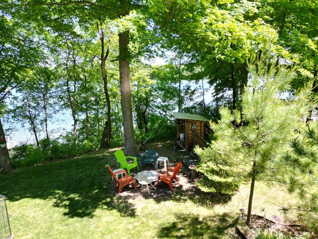 1614 Sugar Island ROAD, Summit, WI 53066