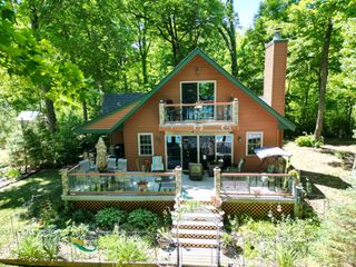 1614 Sugar Island ROAD, Summit, WI 53066
