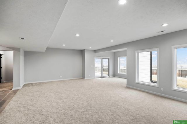 12387 Lake Vista Drive, Papillion, NE 68046