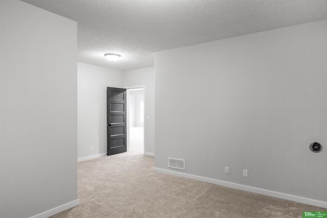 12387 Lake Vista Drive, Papillion, NE 68046