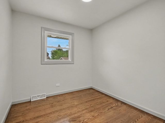 14241 S Blaine Avenue, Posen, IL 60469