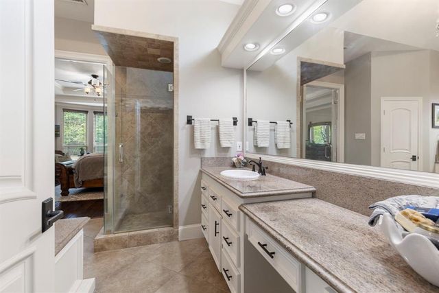 27 Wood Cove Drive, The Woodlands, TX 77381