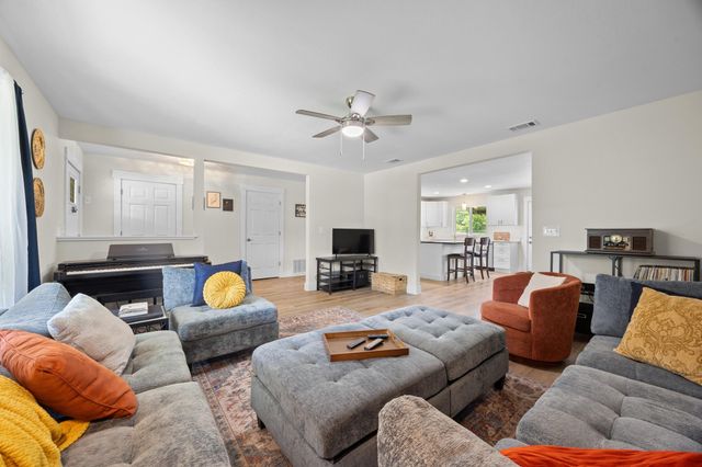 24502 Long Hollow TRL, Leander, TX 78641