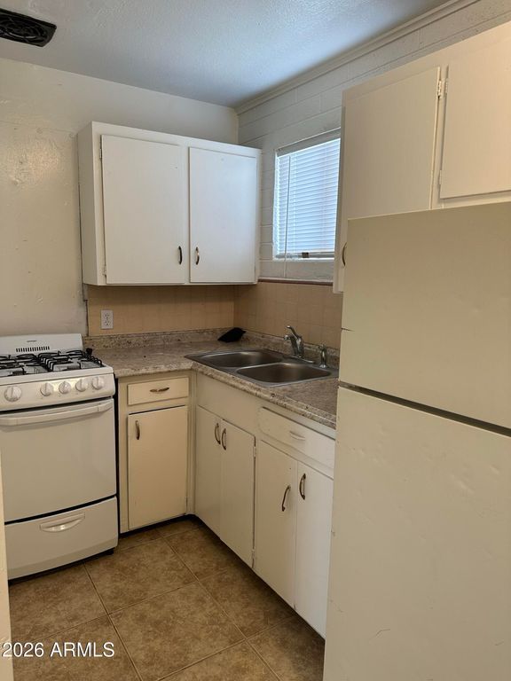 102 S POMEROY Street, Mesa, AZ 85210 — photo 5