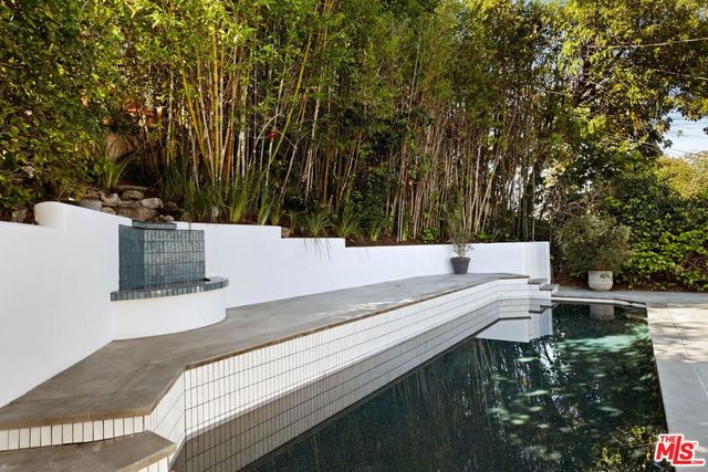 4041 Davana Road, Sherman Oaks, CA 91423