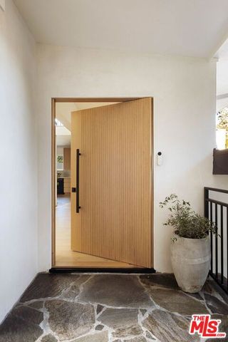 4041 Davana Road, Sherman Oaks, CA 91423